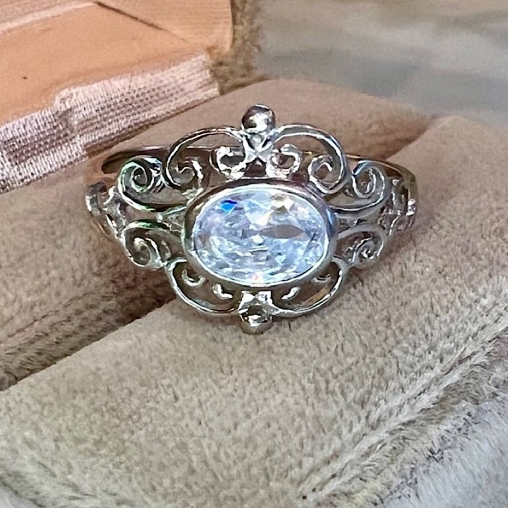 Vintage Filigree Ring with Large White Sapphire Solid 925 Sterling Silver - Picture 1 of 16